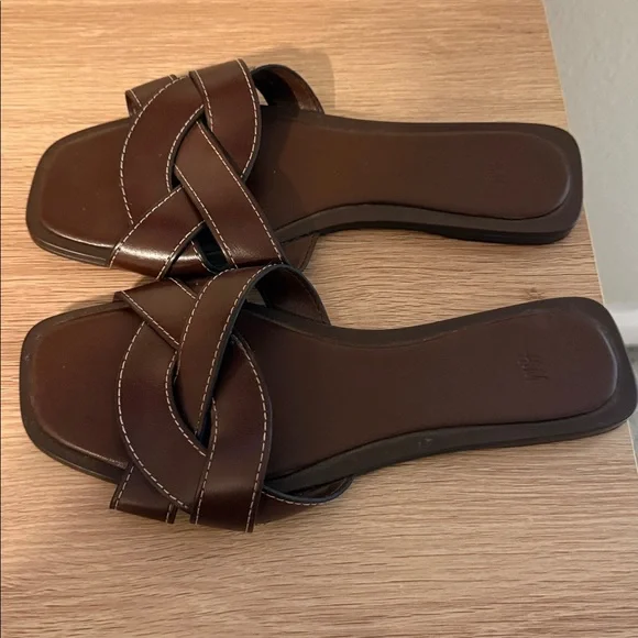 H&M Women's Dark Brown Woven Slide Sandals - Picture 3 of 3